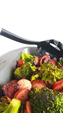 This 25-Minute Cajun Sausage Mushroom and Broccoli Recipe is the ultimate sheet pan dinner that is affordable and delicious😋 #sheetpanmeals #sheetpanmeal #dairyfreedinner #quickandeasydinnerideas #quickandeasydish #affordablerecipe #cookwithjezel @anaandzel