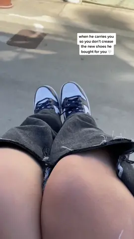 priorities : not creasing shoes 🙈 #fyp #bf #boyfriend #newshoes #creaseprotector #dunks #nike #shoes #dunkhighs #shoecheck #sneakerhead #sneakers #nikeair #nikedunk #nocreasewalkchallenge