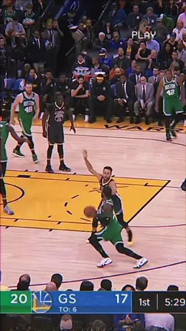 Kyrie humiliating Curry! 🤯🔥 #fyp #fypシ #viral #xyzbca #foryoupage #coming2america #BeRightBackWorld #kyrie #curry #basketball