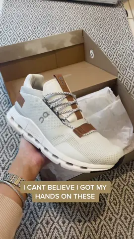 the neutrals are just tooo good #oncloud #oncloudnova #shoeunboxing #foryou