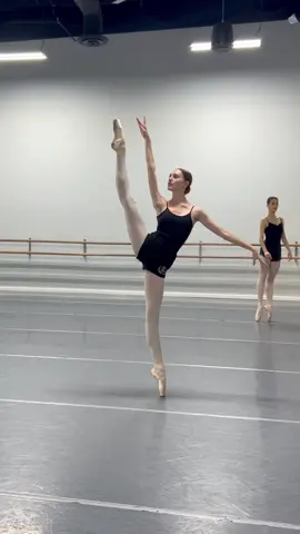 the absolute chaos that is Tessa…but also like she whipped out the Italians like it was a walk in the park 😭👏🏻 #ballet #ballerina #pointe #enpointe
