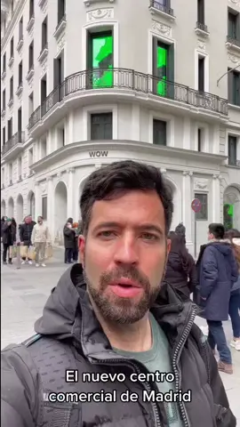 Wow: el nuevo centro comercial de Madrid donde unos zapatos o un perfume cuestan unos 400 euros. Ahora ya saben el motivo del nombre #madrid #wow #elcorteingles