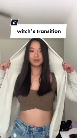 she’s a witch 🧐 #fyp #transition #shapeshift