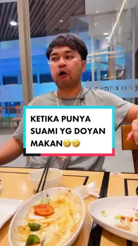 HAHAHA fungsi cowok didunia ini👍🏻🤣 #fyp #fypシ #xyzbca #viral #ojankeke #suamiistri #halal #tiktoktainment #tiktoktainment #foryou #viralditiktok #serunyaditiktok #SerumGakHarusMahal