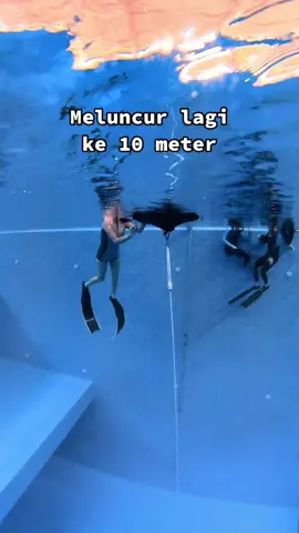 Never stop learning.. 😚 #freediving #freedive #freediver #diving #dive #girlsthatfreedive #underwater #onebreath #mermaid #wanderlust #lulursultan #bodycare #serunyabelajar #fyp #fypシ #foryou #foryoupage #trendingvideos #viralvideos