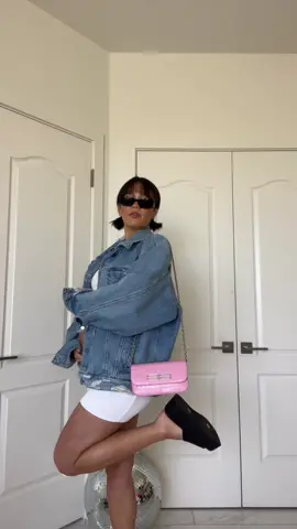 I’m going to nekter for a smoothie and goodwill for vases