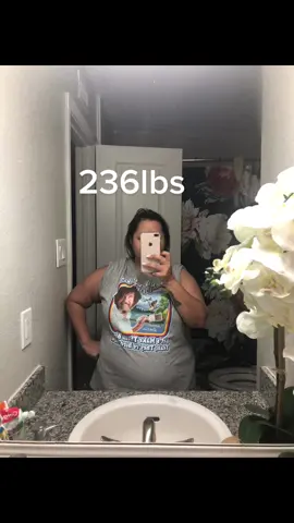 Back then it was just a dream but now I’m living it🥺😩😮‍💨 THIS IS WHAT DREAMS ARE MADE OF!! 👏🏽👏🏽👏🏽 Proud of me because it took work. Here to remind you that you can too. How do u start? Physical activity 3xweek at least. Lower the amount of food u eat PER DAY. Eat less sugar, consume food that is LOWER in calories. Look at foods nutrition chart. Consume tons of produce , minimize food with higher calories. Walk, jump rope, pick up weights and u’ll see a change. You DESERVE it #weightlos