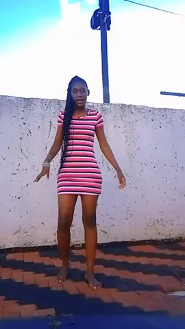 😭😭Can anyone teach me this dance though