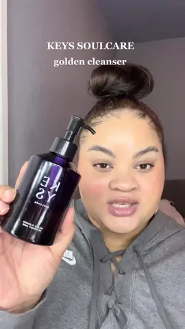 highly suggest this cleanser ✨ #skincarejunkie #skincarejunkies #bestcleanser #cleanserfordryskin #dryskincareroutine #keyssoulcare #goldencleanser #skincaretok #cleanserforoilyskin #skincareforallskintypes #underratedskincare #ultaskintok #beautycontentcreator #skincarerecommendations