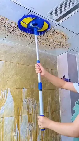 Magic mop cleans the walls and floor at the same time
