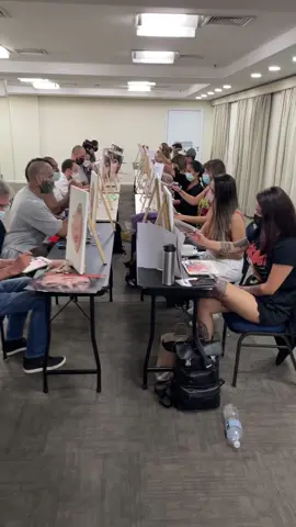 Workshop de pintura ( São Paulo 🇧🇷)  Dois dias intensos de trabalho 🙌😎#millani #art #arte #paint #painting #pintura #color #pencil #draw #drawing #model #canvas