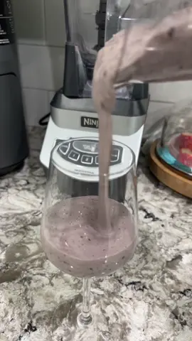#healthy#proteinshake #afterworkout #healthyshake #easy#sachafitness.