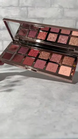 The new @Patrick Ta Beauty major dimensions 2 rose palette 😍 swatches don’t do this Justice it’s so gorgeous in person. #patricktabeauty #patricktaeyeshadowpalette #patricktamakeup #makeupswatches #meninmakeup #ptbmajordimensions