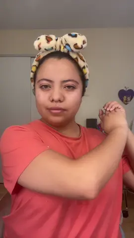 Smack! #beatthatboywithabat #smack #AFairShotWithBlock #friday #momtok #latinatok #confidence #transformation #latinamomtok #latinamomsquad #MomsofTikTok #trending #beauty #glam #latina