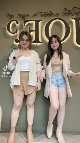 Ang magmommy po hindi talaga magkasabay sa sayaw, pics nalang! 😆 #momanddaughterfitcheck