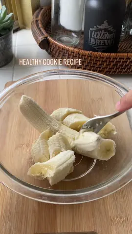 Easy and healthy cookie recipe #healthycookies #vegancookies #glutenfreerecipes #glutenfreecookies #EasyRecipes #easycookierecipe
