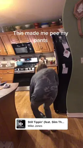 Sorry mom 😂😂😂😂#fypシ #fyp #wiggle #wackymirror #wigglechallenge #stilltippinchallenge #stilltippin
