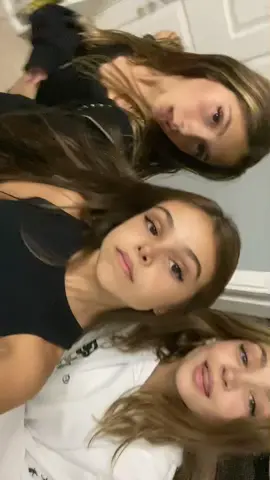 💙💙💙@isapersiii @juli______________ #FreeFireXBTS #CapCut #foryou #parati #tiktokponmeenparati  #4u #foryoupage #greenscreen #tutuca #🍪 #fyp #fypシ #fypage #fypシ゚viral #viral #virall #viraltiktok #viralvideos #💙💙💙