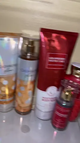 I love a good set from B&BW #bathandbodyworks #fragrance #fragrancetiktok #fraghead #fragrancelover #blackgirlssmellgood #intothenight #strawberrypoundcake #champagnetoast #starlitnight