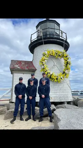 🌼Who’s ready for Daffodil Weekend?A crew from Coast Guard Station Brant Point put up a decorated wreath Saturday morning on the Brant Point Lighthouse with the annual spring celebration just weeks away. The wreath was once again created by island resident and florist Hafsa Lewis. After a two-year hiatus amid the pandemic, the Nantucket Daffodil Festival will return later this month for the 46th annual event, and the island is preparing for big weekend. #nantucket