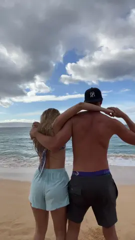 Just two best friends in Maui🥰 #travel #bestie #couple #trend #fyp #foryou #ImoniCarly #BigComfy #vacation