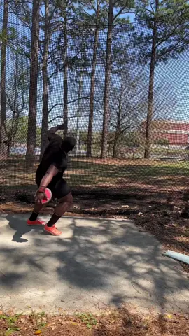 Not everyone is going to understand your dreams. Find those that do, and make them part of your journey. #CHASINGR8NESS #builtdifferent #throwersnation #discusthrow