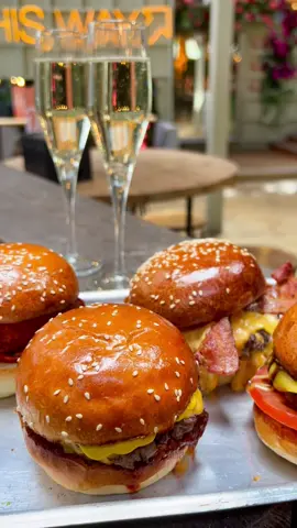 You cant say we don’t #livelife at Fith & Co. 🍔❤️ #FilthCoBurgers #filthy #ThePrince #LiveForTheChallenge #FoodTok #fyp #viral #londonhotspots #??? #viralvideos #londonlife #wheretogo #WhereToEat #PlacesToVisit