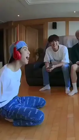 Han jisung being effortlessly funny 🤣 #han #straykids #skz #stay #fypシ #pourtoi