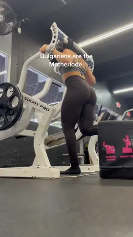 I have learned to love these #TurboTaxAndRelax #bulgariansplitsquat #GymTok #FitTok #ByeByeSundayBlues #ImoniCarly #girlswholift #guyswholift #gymfyp #splitsquat
