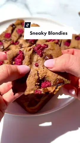 Cool Beans 🤓 #blondies #chickpeablondies #Recipe #healthydessert