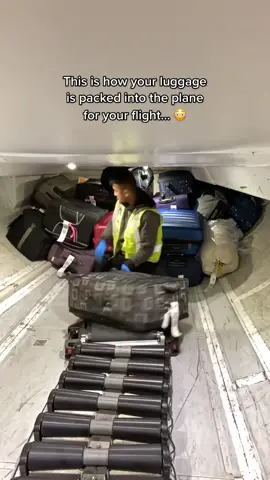 My claustrophobia could never… 😂🎥Contentbible #luggage #plane #travel #wow #timelapse #weird #uniladtravel #holiday #airport