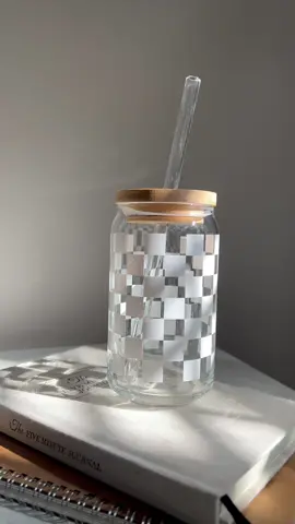 I don’t think you understand… I’m obsessed 🤩 #glassware #kitchenfinds #icedcoffee #coffeetiktok #glassstraw