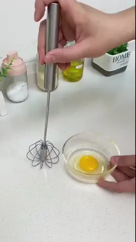 The semi-automatic egg beater is so practical!#fyp #goodthing #goodstuff #egg