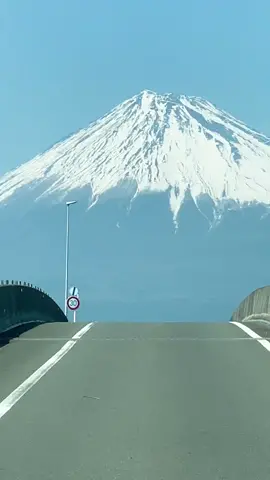 やっぱこの道すきだな〜#富士山 #富士山のある生活 #風景 #日本 #絶景 #おすすめ #運営さん大好き #mountfuji #fyp #japan