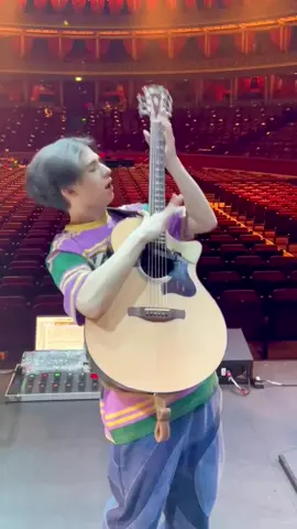 Will not apologize for this outfit 😵‍💫 #royalalberthall #guitar #fyp #ledzeppelin