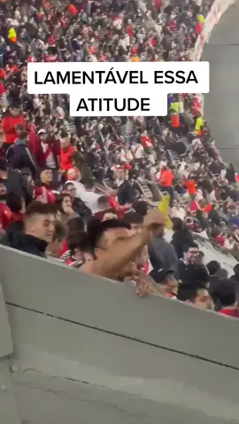 Torcedor argentino joga banana para torcida do Fortaleza 😱 #fortaleza #futebol #fut #futebolbrasileiro #racismonao