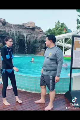 สามีก็ใจดีไม่ให้เปลี่ยนชุด😅 เน้นเพิ่มชิ้น🤣 #ชุดที่ใส่ไม่ใช่ชุดนั้น😛 #แม่สะดวกทุกที่ #เมื่อจังหวะมา