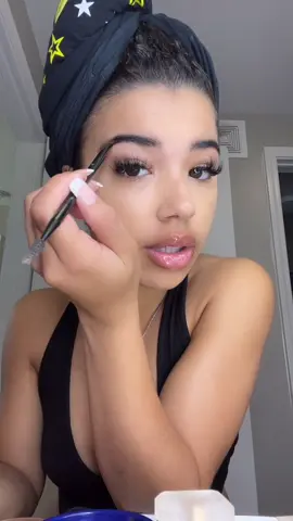 get ready w me ;) #getreadywithme #makeup #tutorial #fyp 🤍