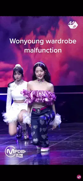 Wonyoung belt got undone, but she handled it professionally and she looks so beautiful🥰 #ive #lovedive #wonyoung #fancam #kpop #gg #girlgroup #wardrobemalfuncition #stage