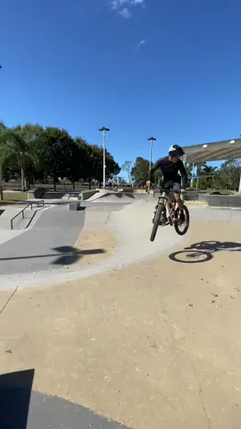 Name what you can do from this line in the comments @Zack  #mtb #skatepark ##360