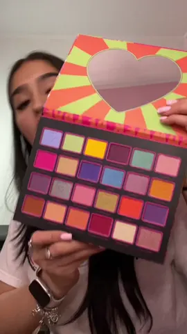@REVOLUTION such a cute collection I’m obsessed 😍😍😍 #makeup #unboxing #package #simpsons #ComeDanceWithMe