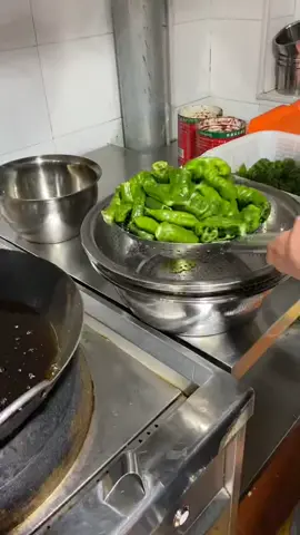 Deep-fried pepper is the best snack