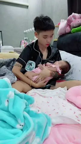 อิพ่อจะขิตแล้วลูก🥺 บ่มีแฮงกินเบียร์ดอกกูตอนแลงนิ่ ไผ๋กะบ่ต้องชวนเด้อสูกูสินอน 🥲 #มีน3ขา #เวนิส #เวนิสเด็กติดพ่อ
