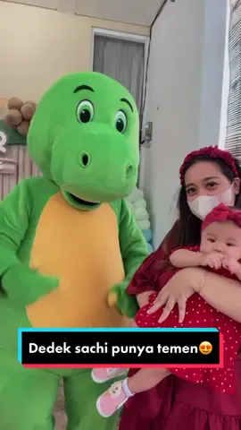 👶🏻: asik aku punya temenn❤️
