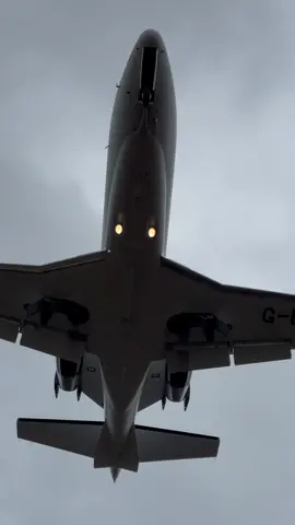 Windy approach, late touch down #aviation #bohairport #privatejet #