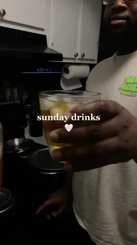 tonight we had crown apple w/ redbull! you all should most def try…s/o to my man for putting me on! #fyp #sundayfunday #drinkswithmylove #sundaysippin