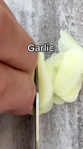 Reply to @hmoz9  Pauli would be proud👌🏼 #knifeskills #foodchallenge #asmr #garlic #asmrsound #asmrfood #satisfying #sosatisfying #oddlysatisfying #oddlysatisfyingvideo #tiktokfood #DidYouKnow #reacttothis #reactionvideos