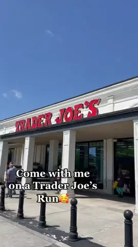 Trader Joe’s ily 🥰 #traderjoeshaul #traderjoes #groceryshopping #tjs #traderjoesmusthaves #traderjoeslist #groceryhaul #grocerystore #shopping #collegeblogger #lsu #microinfluencer #traderjoesfinds #collegebudgeting #collegebudget #batonrouge