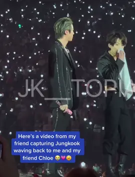 🥹🫶🏻🫶🏻🫶🏻 Jungkook waving back to me and my friend. 😭😭😮‍💨 We freaked out so we weren’t able to record it but I’m thankfully   another friend was able to capture this from a different angle 💜 #ARMY #BTSARMY  #PTD_ON_STAGE_LV  #PTD_ON_STAGE_LV_DAY4#jungkook #정국 #방탄소년단정국