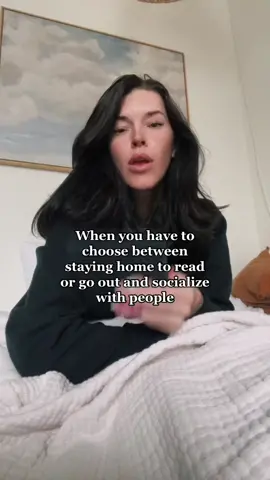Just me, my book & my bed 🤠 #BookTok #booktokhumor #bookaddicts #boookishlife #booktomcommunity #readingisfun #takeaNAIRbreak #CatOnALeash #HPSustainableSounds